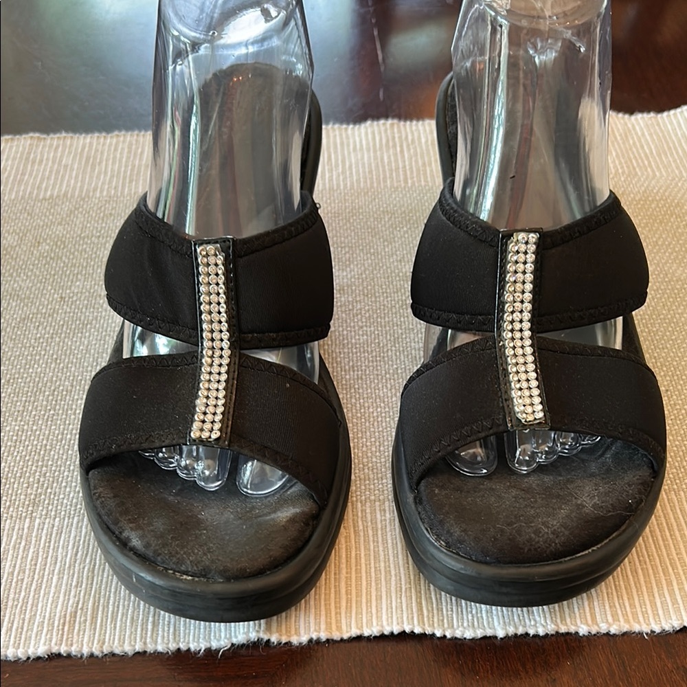 Skechers Black Sandals with Comfort Design 10